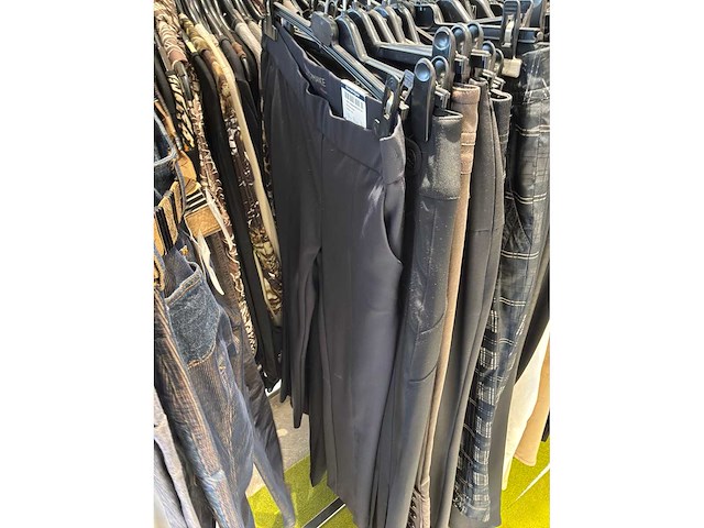 Dames broeken (178 stuks) - afbeelding 24 van  60