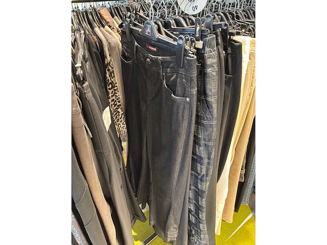 Dames broeken (178 stuks) - afbeelding 26 van  60