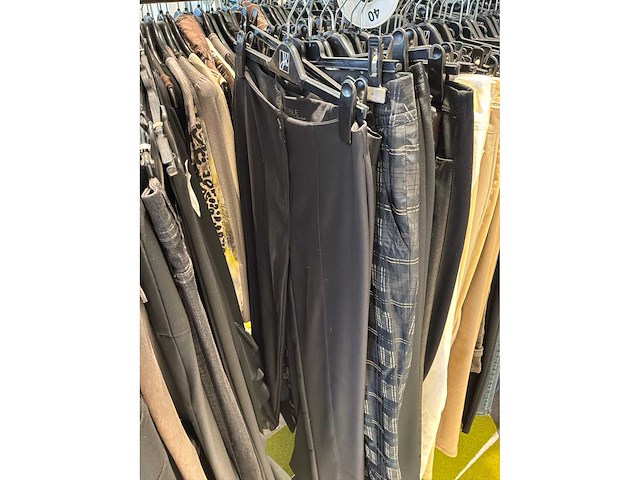 Dames broeken (178 stuks) - afbeelding 27 van  60