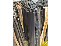 Dames broeken (178 stuks) - afbeelding 27 van  60