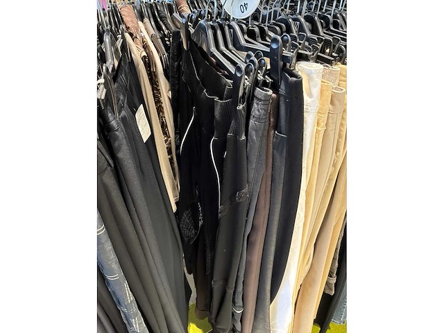 Dames broeken (178 stuks) - afbeelding 30 van  60