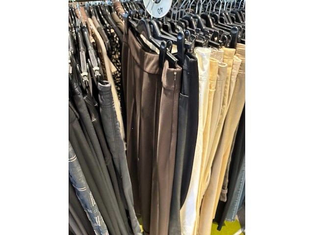 Dames broeken (178 stuks) - afbeelding 32 van  60