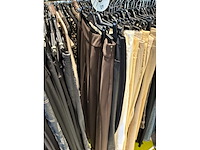 Dames broeken (178 stuks) - afbeelding 32 van  60