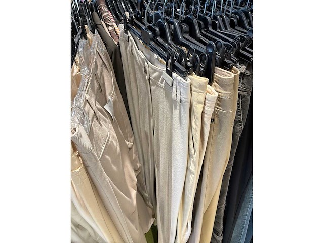 Dames broeken (178 stuks) - afbeelding 38 van  60