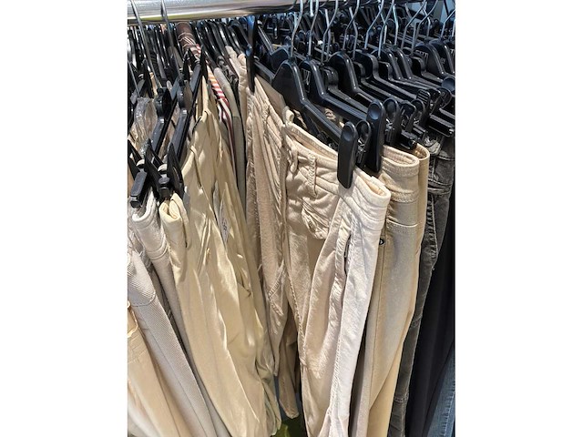 Dames broeken (178 stuks) - afbeelding 40 van  60