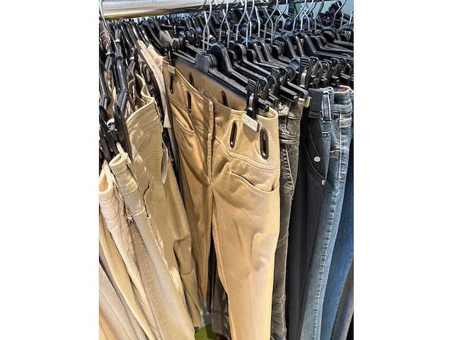 Dames broeken (178 stuks) - afbeelding 42 van  60