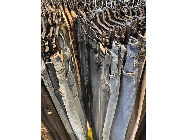 Dames broeken (178 stuks) - afbeelding 48 van  60