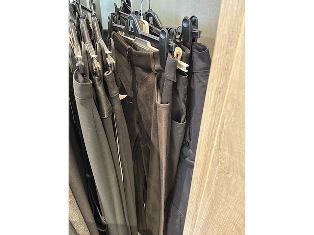 Dames broeken (178 stuks) - afbeelding 59 van  60