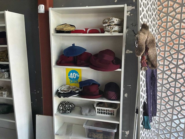 Dames broeken, tops, jassen, colberts en accessoires (600 stuks) - afbeelding 2 van  11