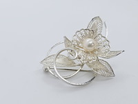 Dames filigree flower broche - afbeelding 2 van  5