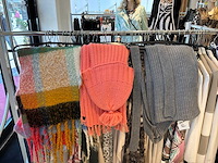 Dames (winter) jassen (52 stuks) - afbeelding 5 van  20