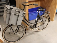 Damesfiets cortina, opknappertje. - afbeelding 2 van  4