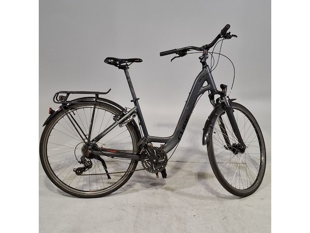 Damesfiets, cube, touring - afbeelding 1 van  13