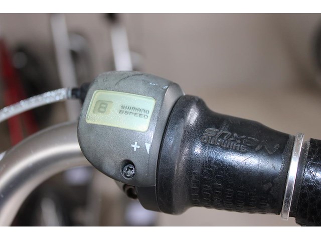 Damesfiets rih type delta met acht versnellingen en fietstassen. - afbeelding 3 van  4