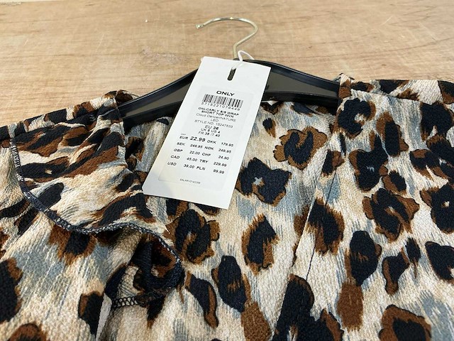 Dameskleding (30x) - afbeelding 2 van  4