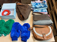 Dameskleding, schoenen en accessoires (60x) - afbeelding 3 van  7