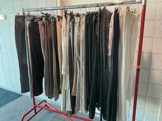 Dameskleding(44x) - afbeelding 1 van  10