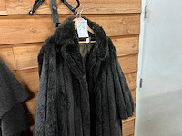 Damesmantel (2x) - afbeelding 1 van  4