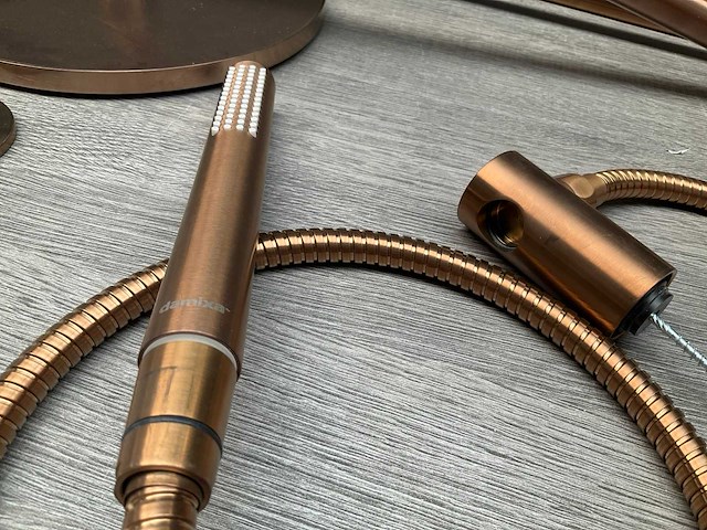 Damixa iris hoofddouche met wandarm glijstang en staaf handdouche brushed copper - afbeelding 4 van  10