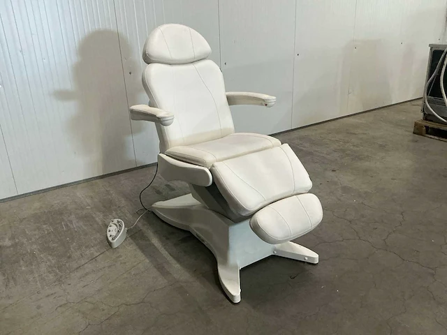 Danconr benton platinum elektrische behandelstoel - afbeelding 1 van  10
