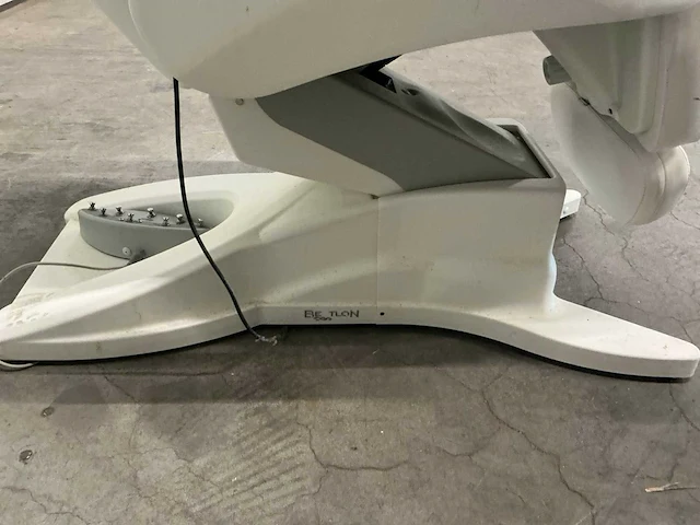 Danconr benton platinum elektrische behandelstoel - afbeelding 4 van  8