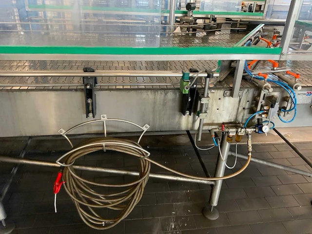 Danconveyor de-palletiseer installatie - afbeelding 3 van  23