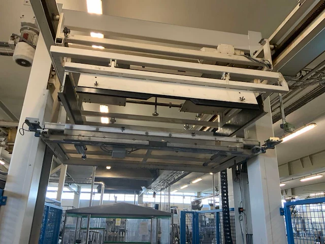 Danconveyor de-palletiseer installatie - afbeelding 7 van  23