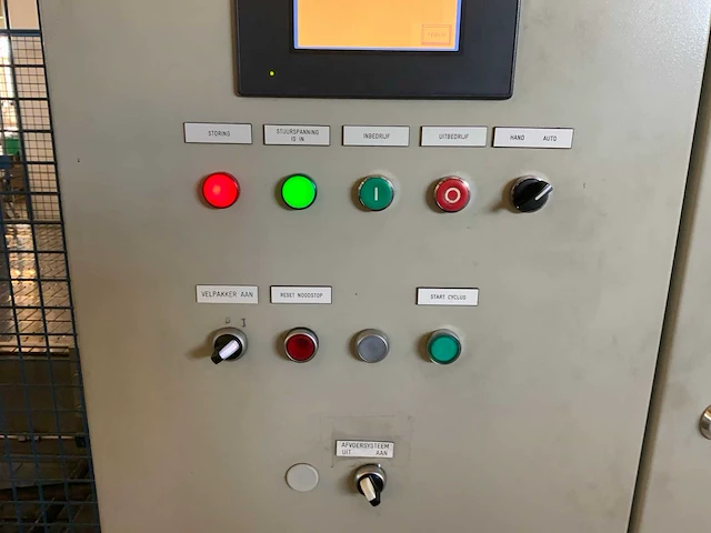Danconveyor de-palletiseer installatie - afbeelding 15 van  23