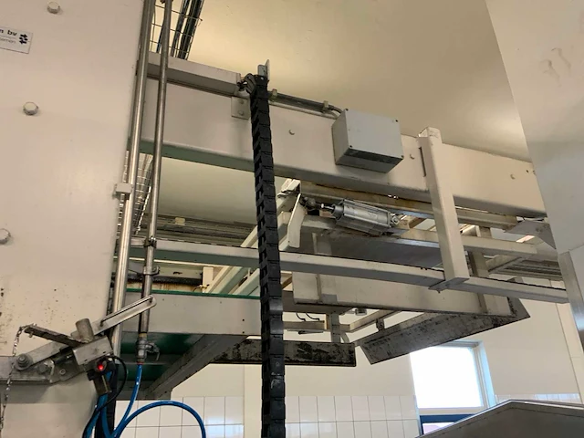 Danconveyor de-palletiseer installatie - afbeelding 5 van  17