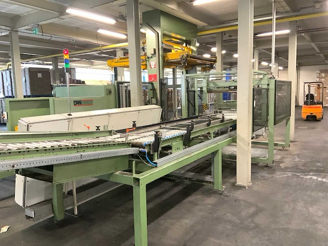 Danconveyor palletiseerinstallatie - afbeelding 15 van  20