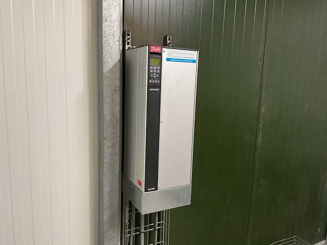 Danfoss - akd 5000 - frequentieregelaar (c) - afbeelding 2 van  5