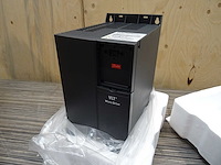 Danfoss - fc-051p18kt4e20h3bxcxxxsxxx - frequentieregelaar - afbeelding 1 van  2