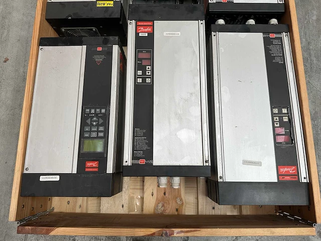 Danfoss - partij vlt frequentieregelaars / variable speed drives - afbeelding 4 van  7