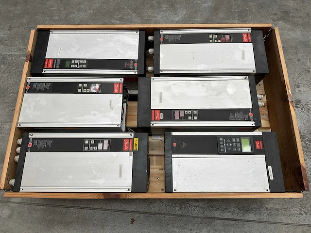 Danfoss - partij vlt frequentieregelaars / variable speed drives - afbeelding 5 van  7