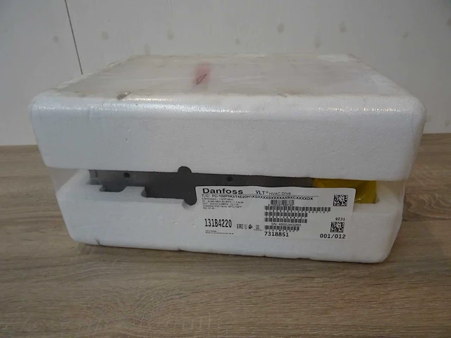 Danfoss - vlt hvac drive - fc-102p5k5t4e20h1xgxxxxsxxxxaxbxcxxxxdx - frequentieregelaar - afbeelding 2 van  3