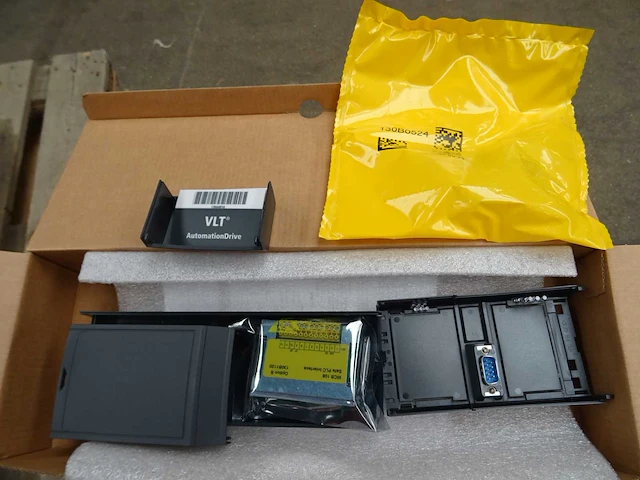 Danfoss - vlt safe plc i/o mcb 108, uncoated - connection converter (5x) - afbeelding 1 van  2