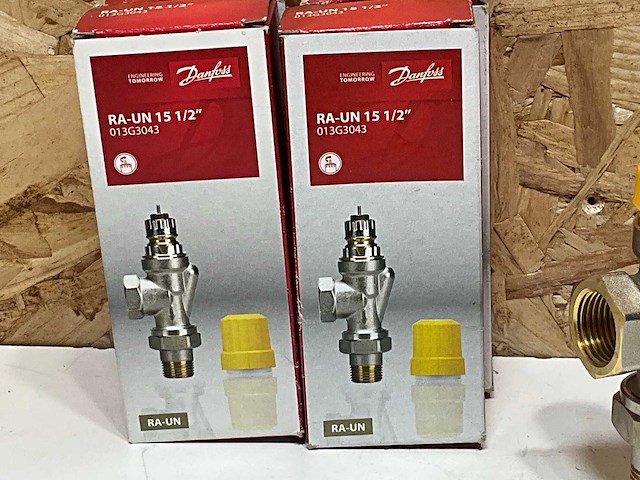 Danfoss 013g3042 radiatorafsluiter thermostatisch ra-un 1/2" dn15 (uk) (5x) - afbeelding 4 van  4