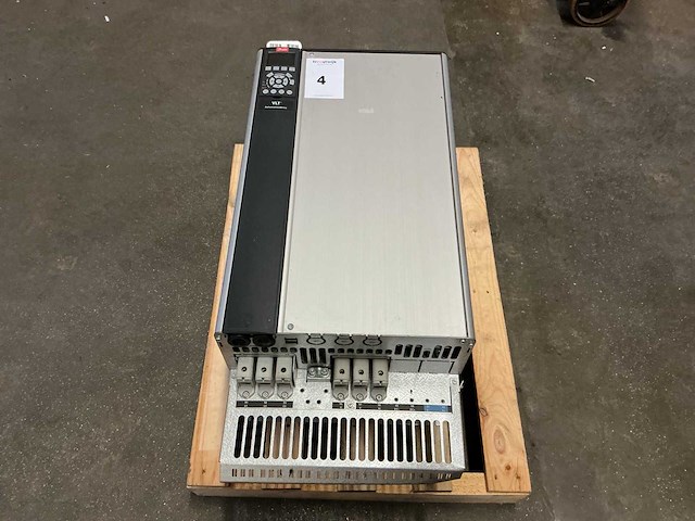 Danfoss 55kw fc-302 131h1594 frequentieregelaar - afbeelding 2 van  7