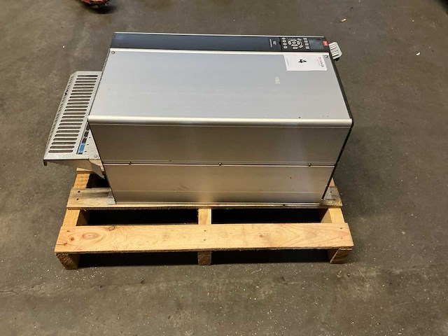 Danfoss 55kw fc-302 131h1594 frequentieregelaar - afbeelding 7 van  7