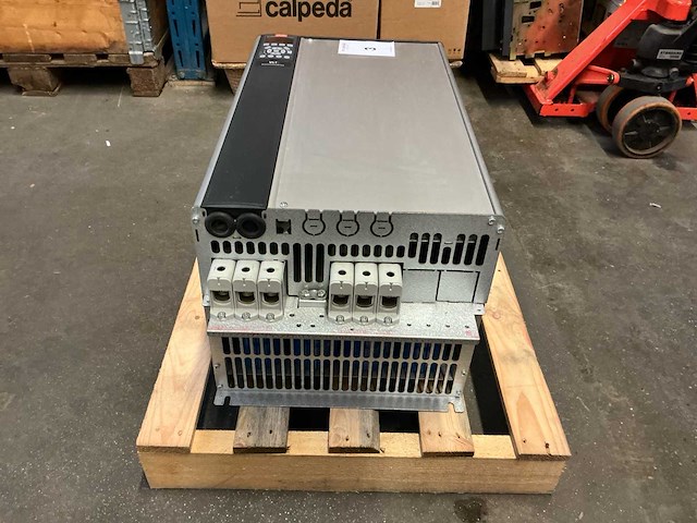Danfoss 75kw fc-302 131f0445 frequentieregelaar - afbeelding 3 van  7
