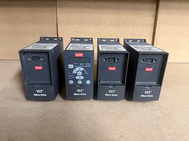 Danfoss fc-051 vlt micro drive frequentieregelaar (4x) - afbeelding 1 van  7