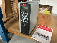 Danfoss fc-102p2k2t4e20h1xg 2,2 kw frequentieregelaar - afbeelding 1 van  5