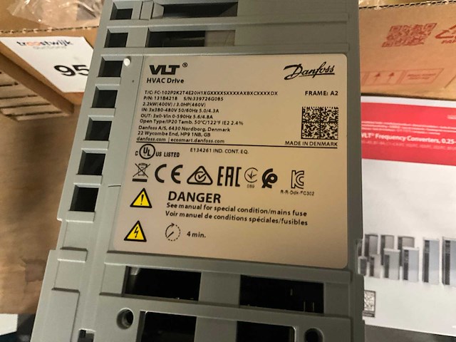 Danfoss fc-102p2k2t4e20h1xg 2,2 kw frequentieregelaar - afbeelding 3 van  5
