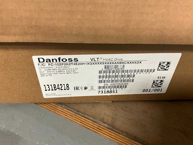 Danfoss fc-102p2k2t4e20h1xg 2,2 kw frequentieregelaar - afbeelding 5 van  5