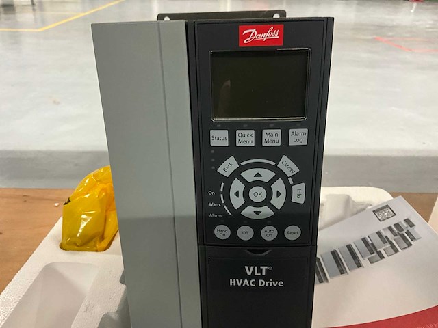 Danfoss fc-102p5k5t4e20h1xg 5,5 kw frequentieregelaar - afbeelding 2 van  5