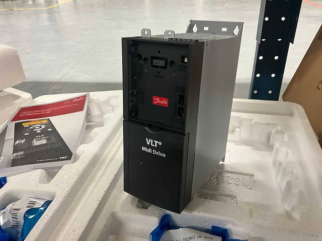 Danfoss fc-280pk37t4e20h1bxc 0,37 kw frequentieregelaar - afbeelding 1 van  5