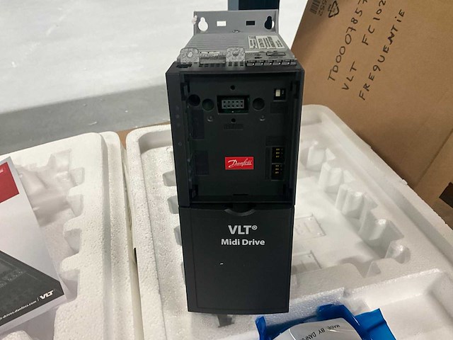 Danfoss fc-280pk37t4e20h1bxc 0,37 kw frequentieregelaar - afbeelding 2 van  5