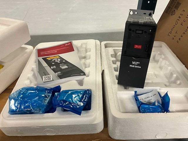 Danfoss fc-280pk37t4e20h1bxc 0,37 kw frequentieregelaar - afbeelding 3 van  5