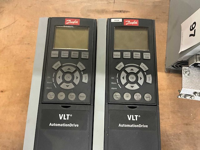 Danfoss fc-302pk75t5e20h1 frequentieregelaar (2x) - afbeelding 2 van  4