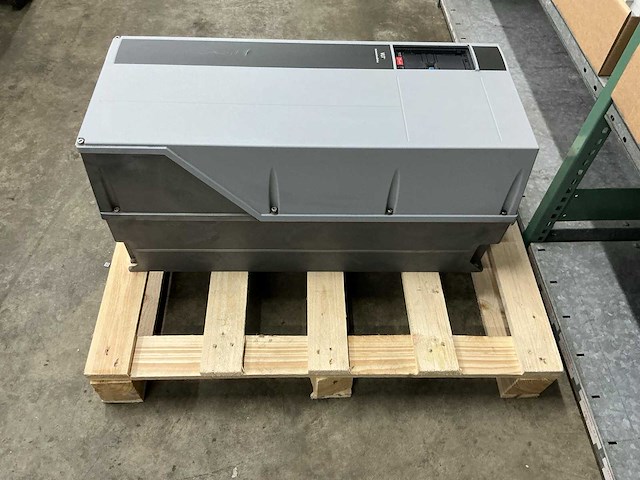 Danfoss fc302 30kw 131b4574 frequentieregelaar - afbeelding 4 van  7